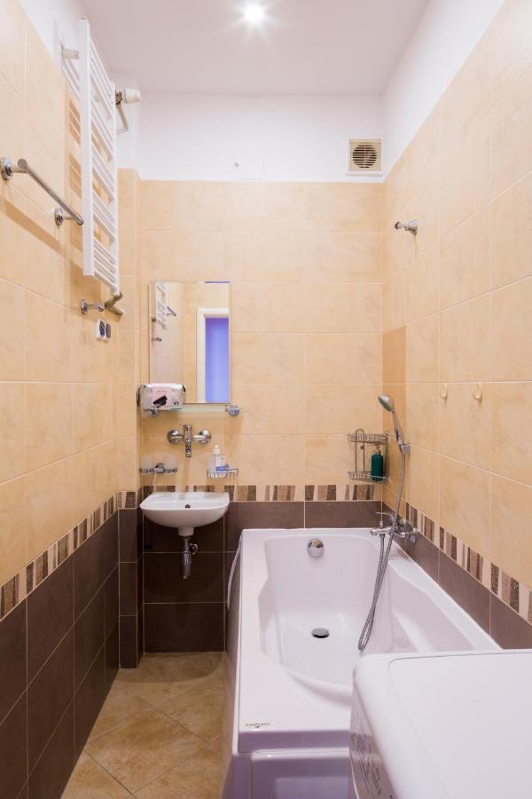 Apartment Metro Politechnika วอร์ซอ ภายนอก รูปภาพ